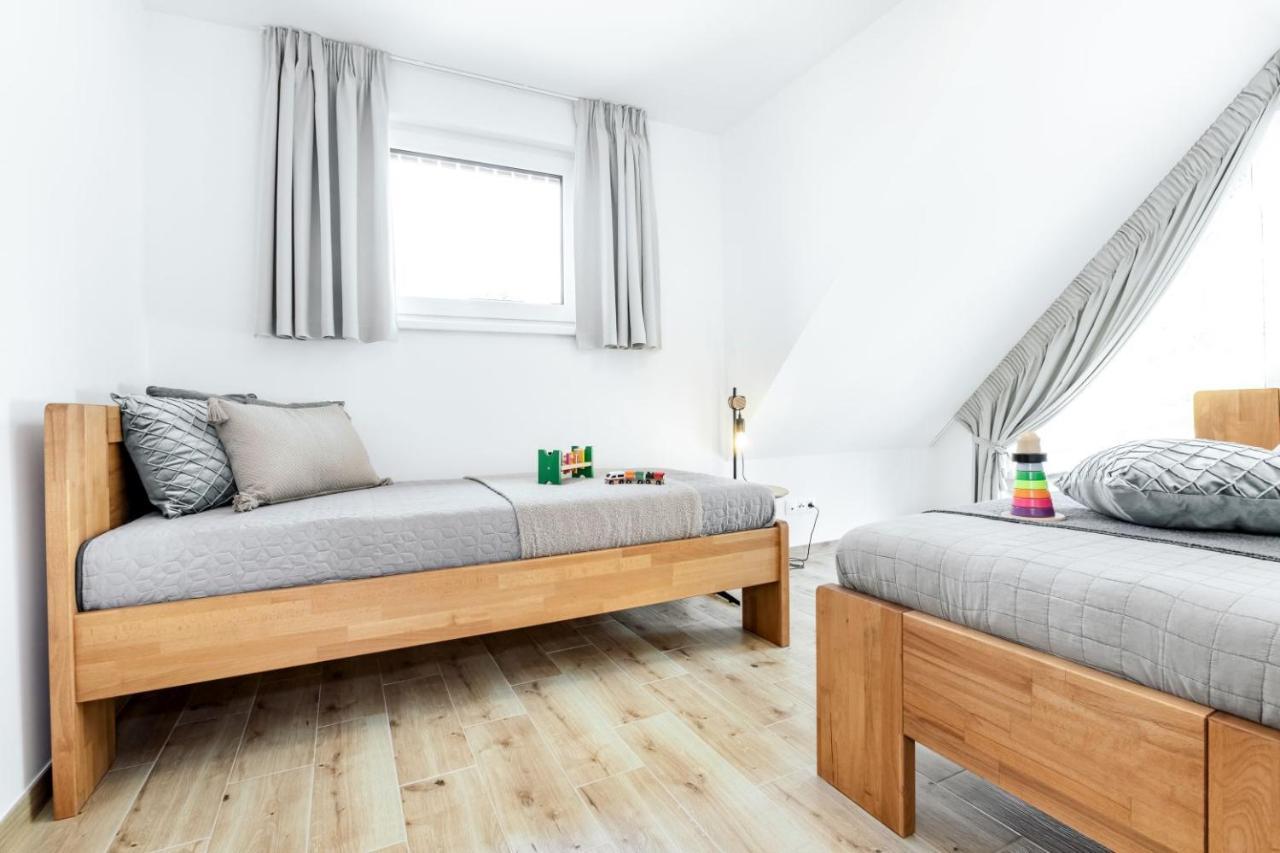 Apartmany Karlovy Dvory Horni Plana Exterior photo